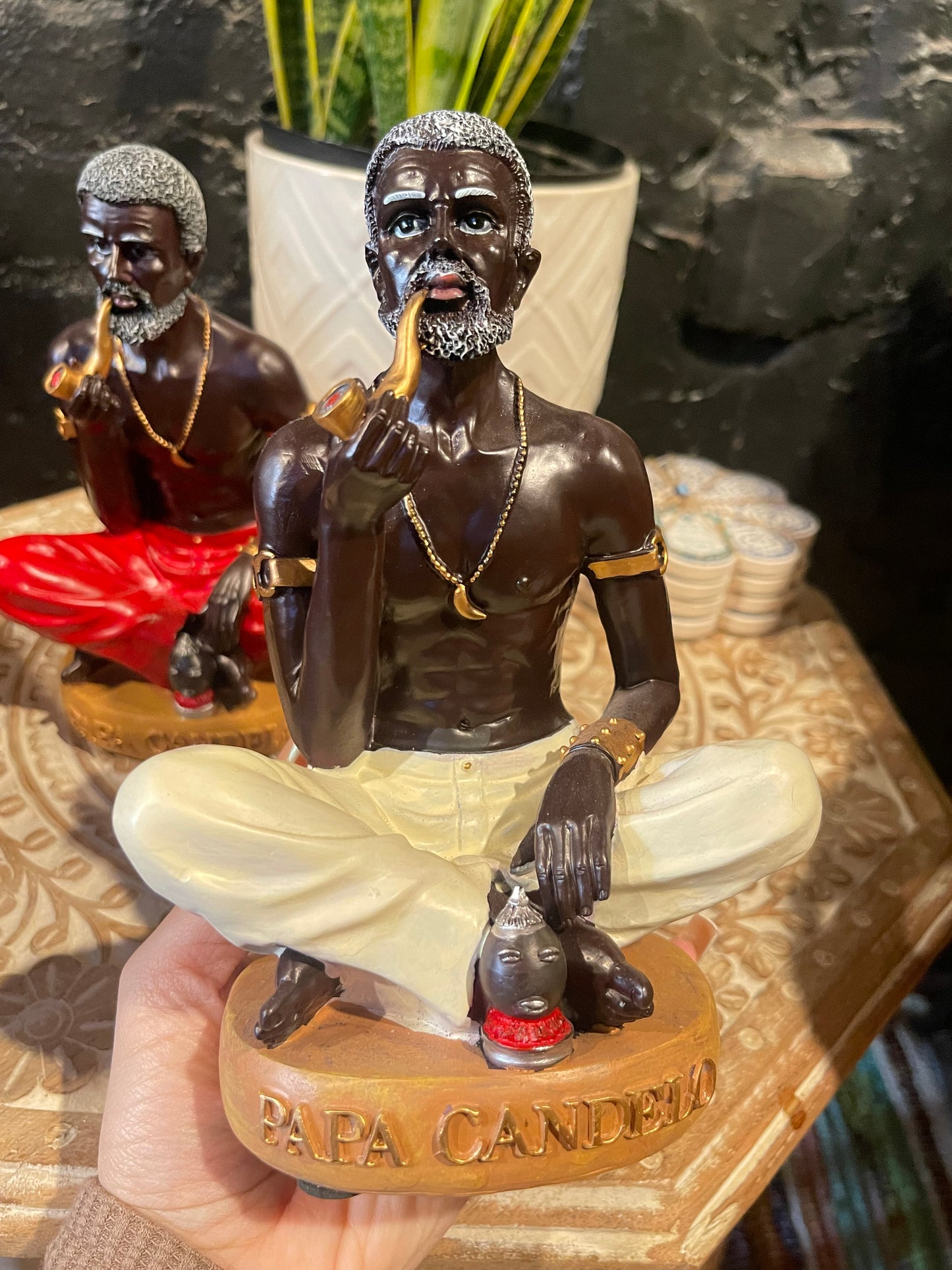 Papa Candelo Statue